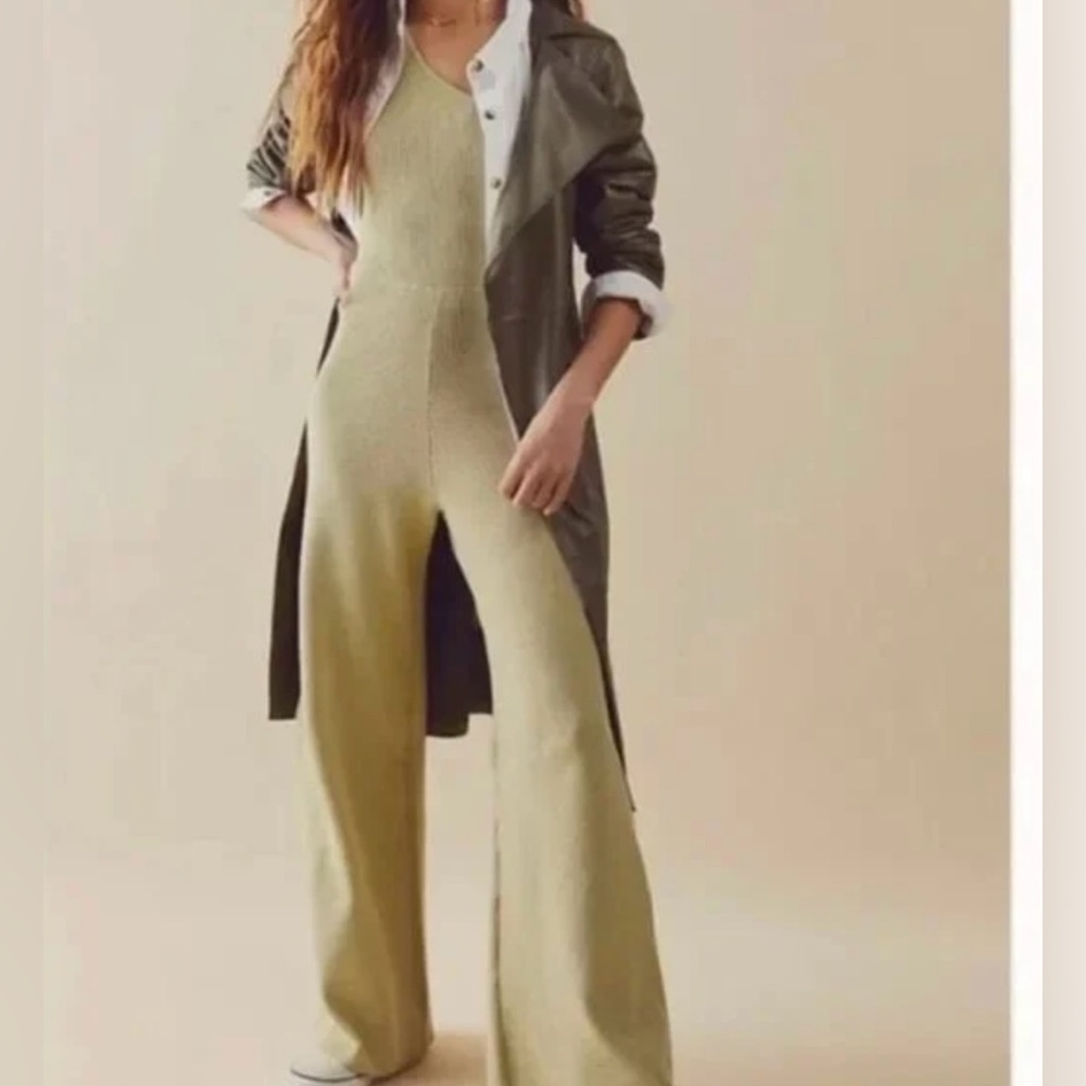 Free People Waverly Ribbed Knit One Shoulder Jumpsuit
Green.Large